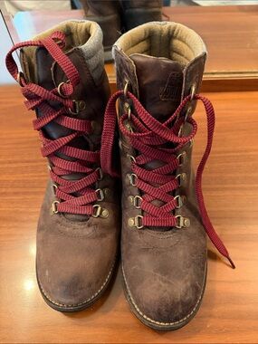 Kodiak Hiking Boots with Burgundy Laces